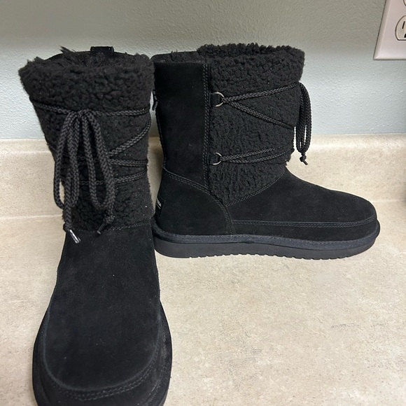 Koolaburra by UGG Black Women's Boots michon pull on short suede size 8 - Picture 2 of 7
